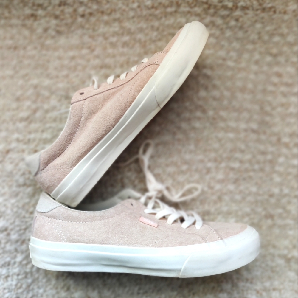 Vans Light Pink Suede Low Top Skate Shoes Size 7.5
